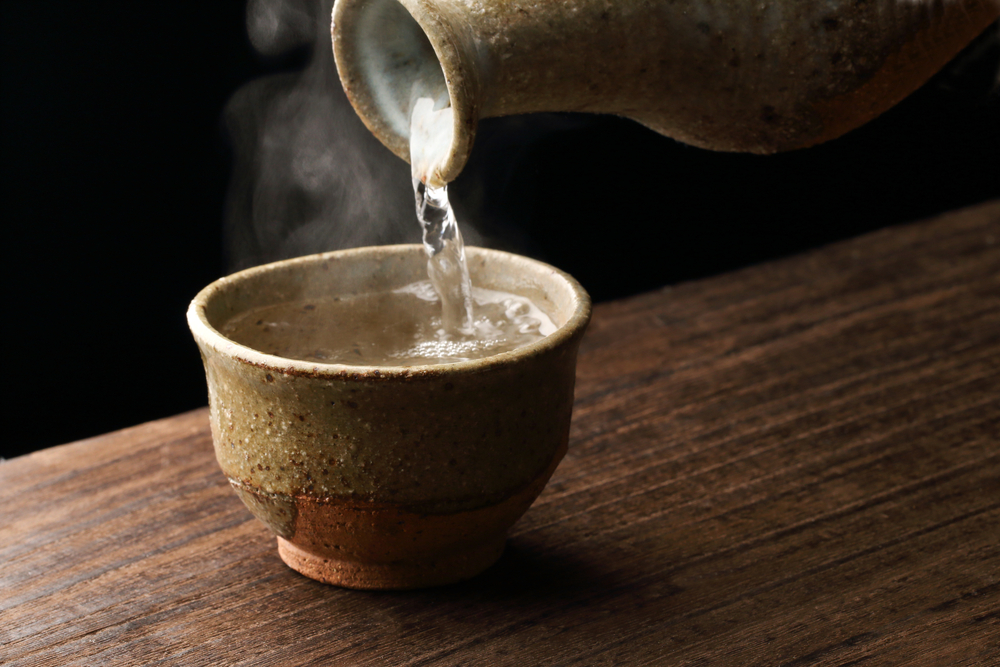 日本酒が美味しく飲める温度とは 自宅でできる燗酒 冷酒の作り方